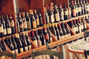 In Italia si consuma meno vino, anche se resistono bar e ristoranti