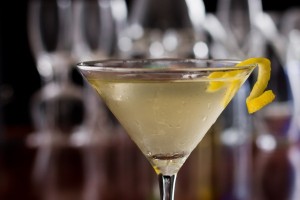 Il Vesper Martini è il cocktail che accompagna James Bond in Casino Royale