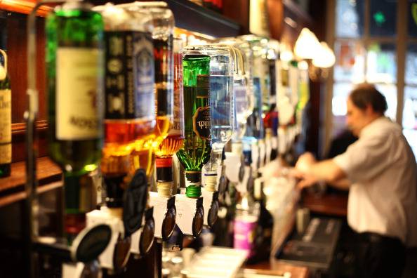 Proposta irlandese per limitare l'abuso di alcol